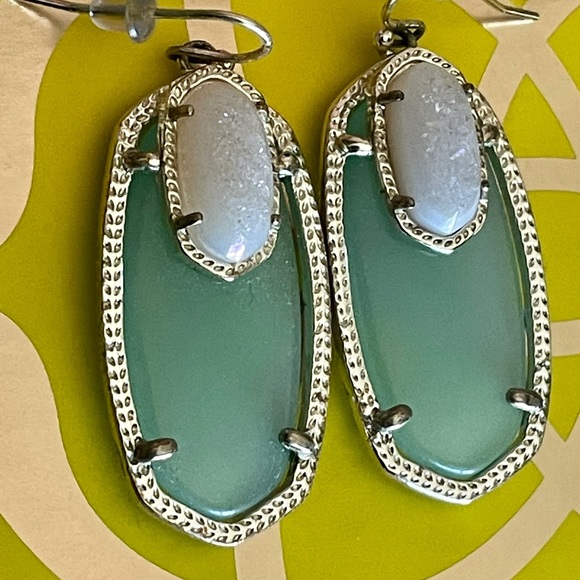 Kendra Scott Emmy - Picture 2 of 4